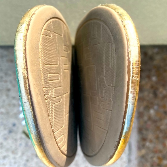 UNISA 'Liese' Gold T-Strap Thong Sandals with Jewels and Rhinestones SZ 6.5 - Picture 6 of 10